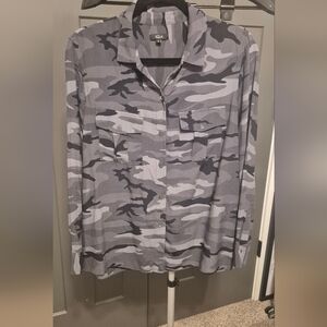 Rails Black Camo Button Up Shirt Size M